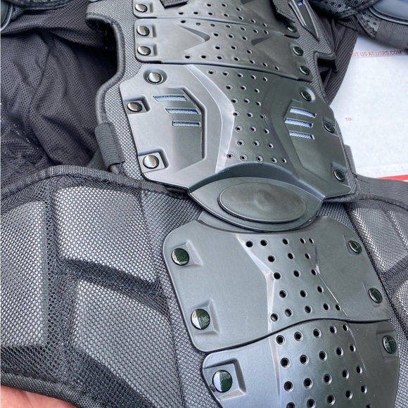 Motorcycle Rider Armor Jacket - Picture 12 of 13